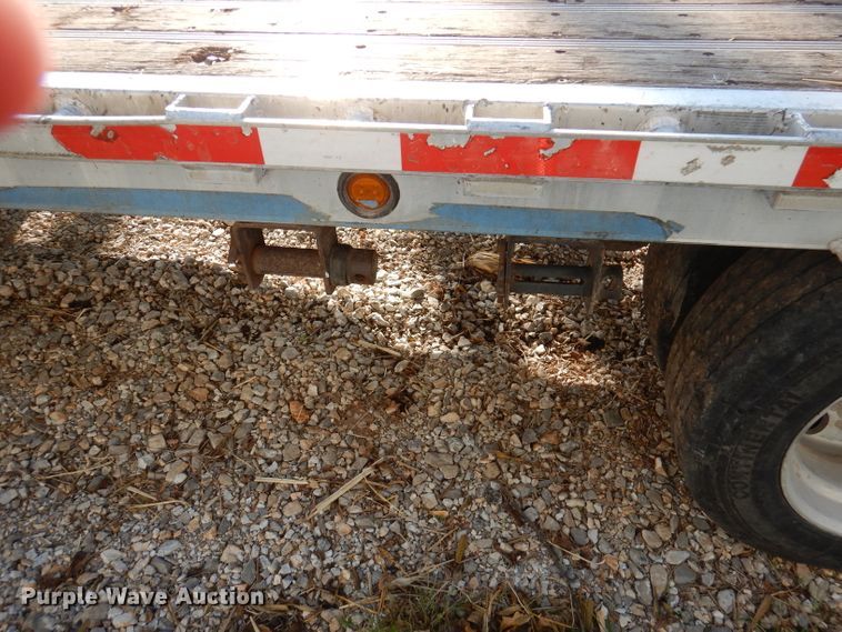 image for item DY9544 2008 Reinke drop deck trailer
