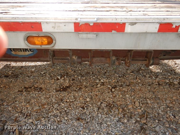 image for item DY9544 2008 Reinke drop deck trailer