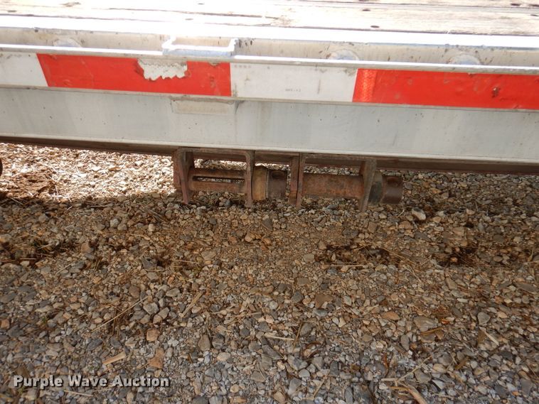 image for item DY9544 2008 Reinke drop deck trailer