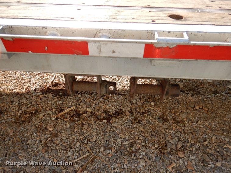 image for item DY9544 2008 Reinke drop deck trailer