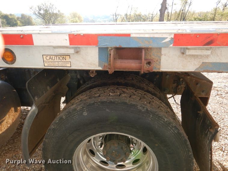 image for item DY9544 2008 Reinke drop deck trailer