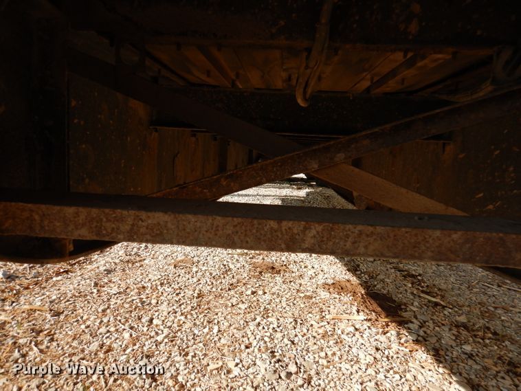 image for item DY9544 2008 Reinke drop deck trailer