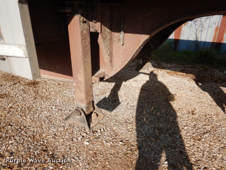 image for item DY9544 2008 Reinke drop deck trailer