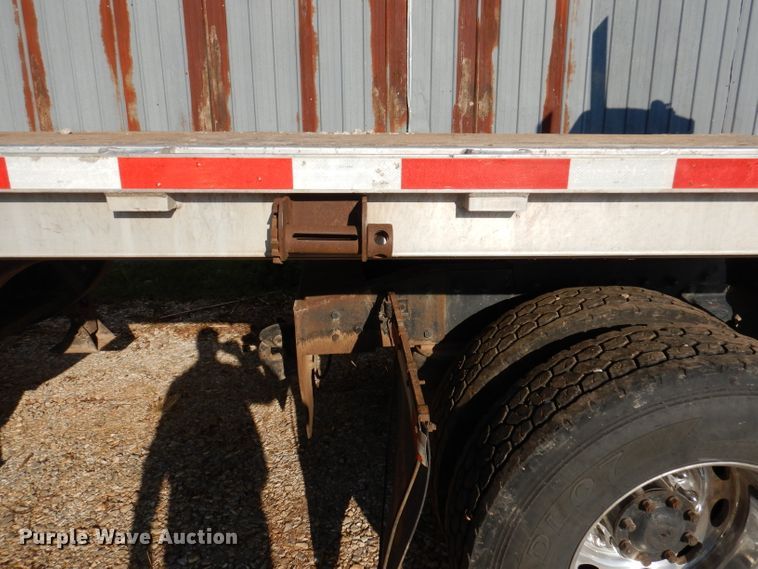 image for item DY9544 2008 Reinke drop deck trailer