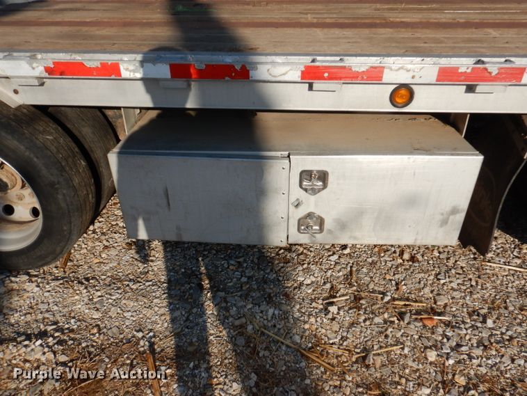 image for item DY9544 2008 Reinke drop deck trailer