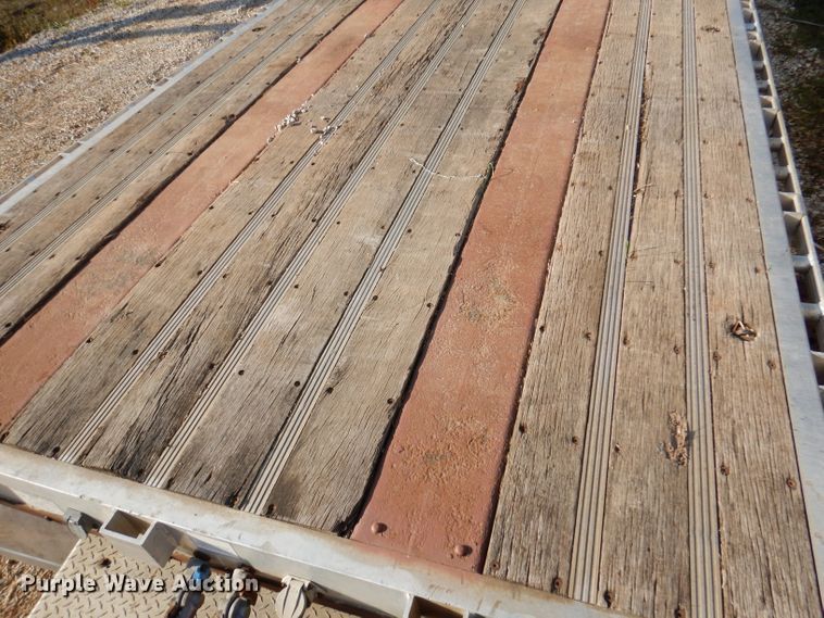 image for item DY9544 2008 Reinke drop deck trailer