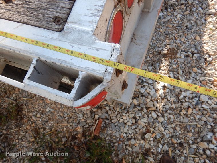 image for item DY9544 2008 Reinke drop deck trailer