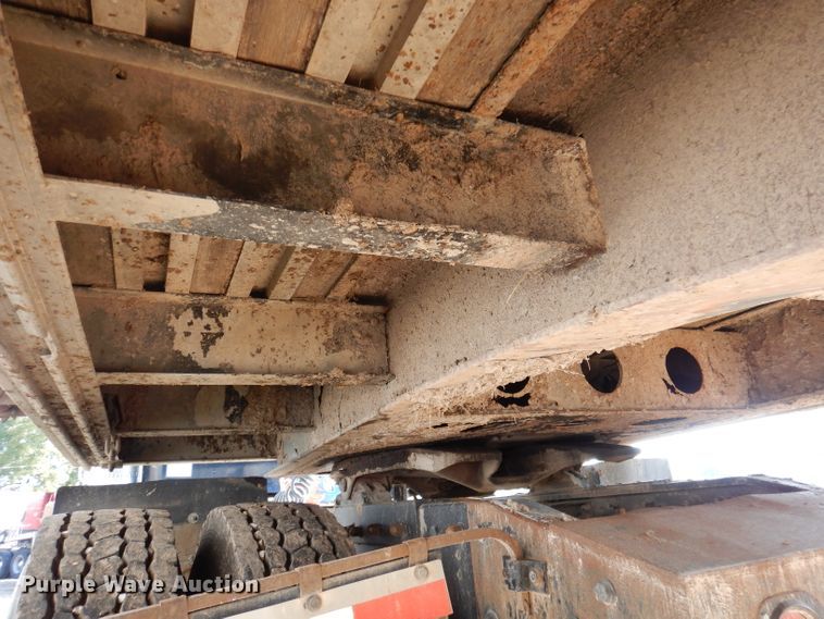 image for item DY9544 2008 Reinke drop deck trailer