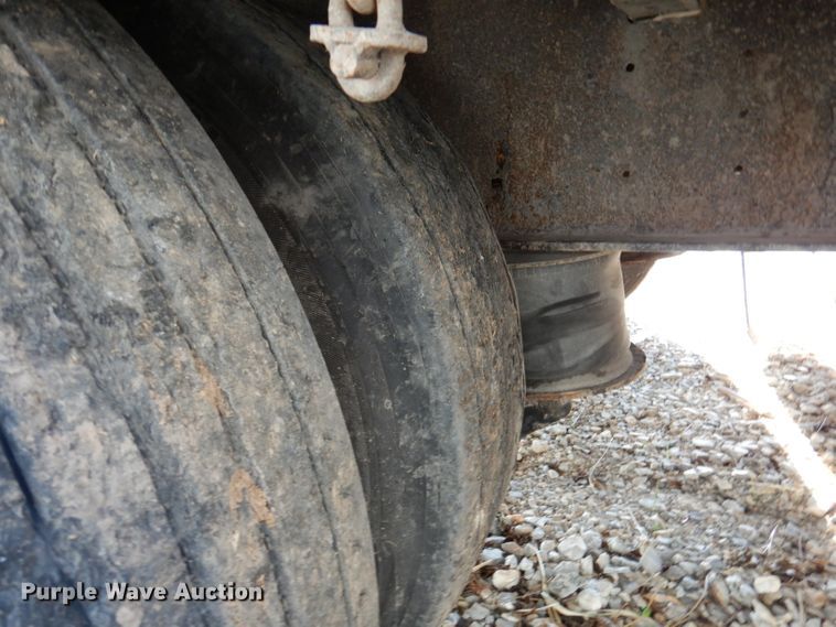 image for item DY9544 2008 Reinke drop deck trailer