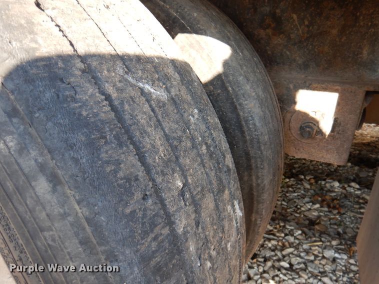 image for item DY9544 2008 Reinke drop deck trailer