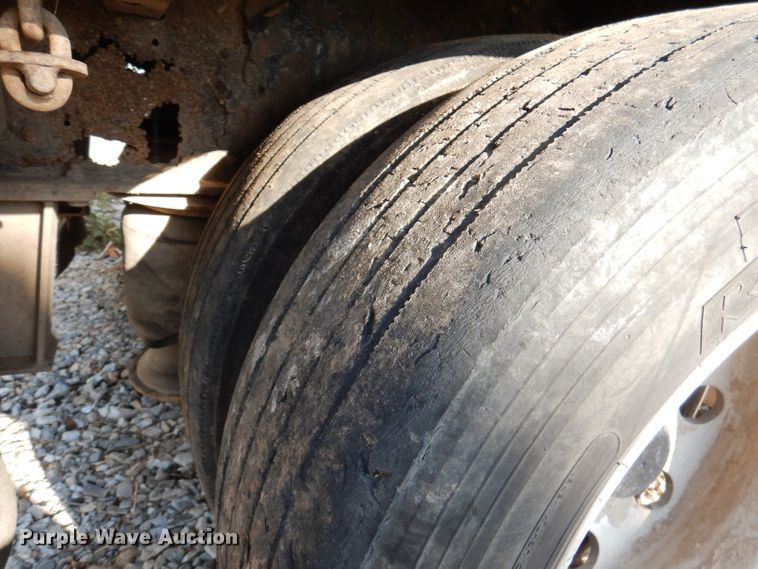 image for item DY9544 2008 Reinke drop deck trailer