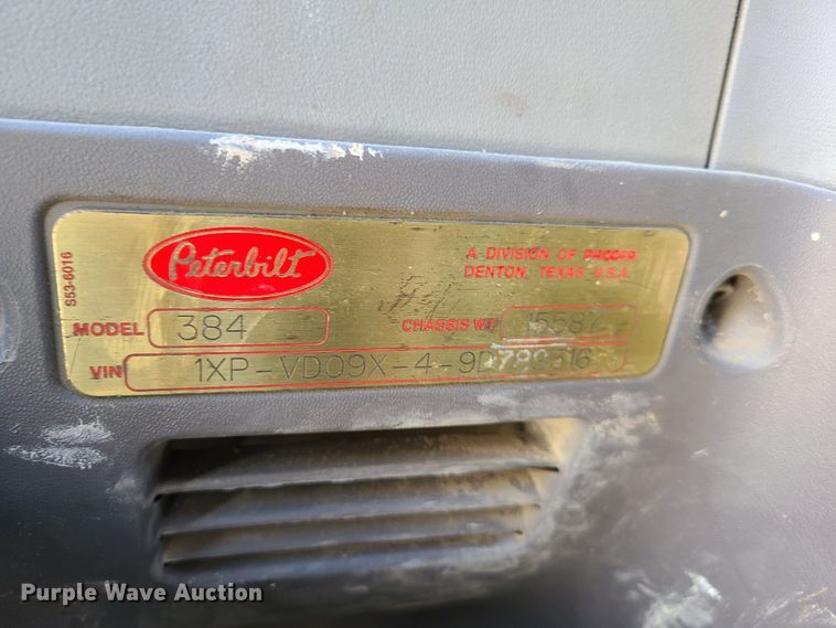 image for item DY9963 2009 Peterbilt 384  semi truck