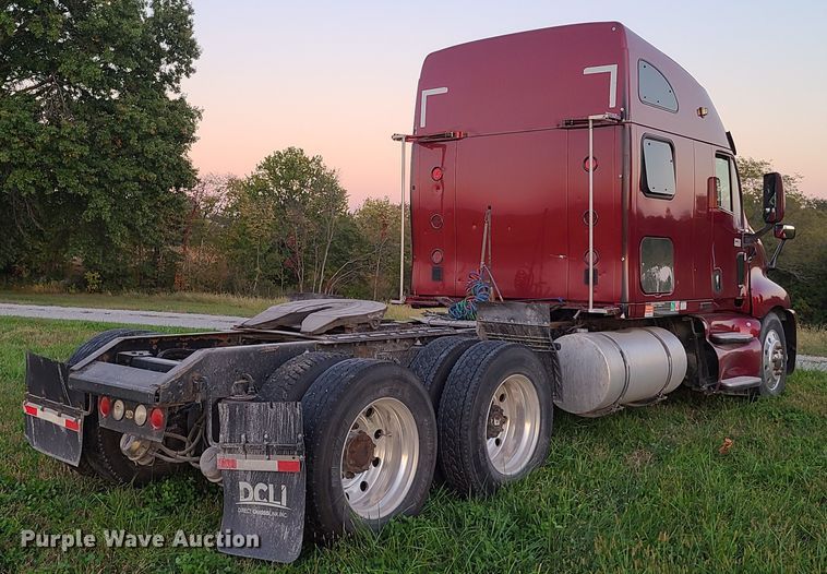 image for item DY9978 2005 Kenworth T2000  semi truck