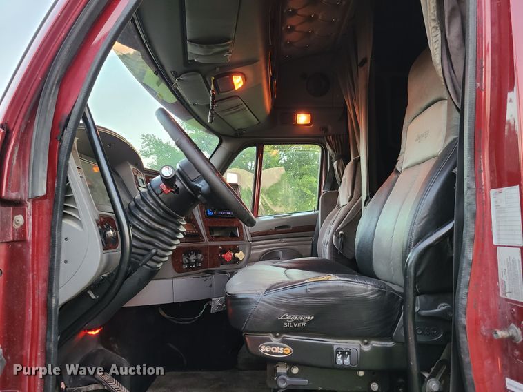 image for item DY9978 2005 Kenworth T2000  semi truck