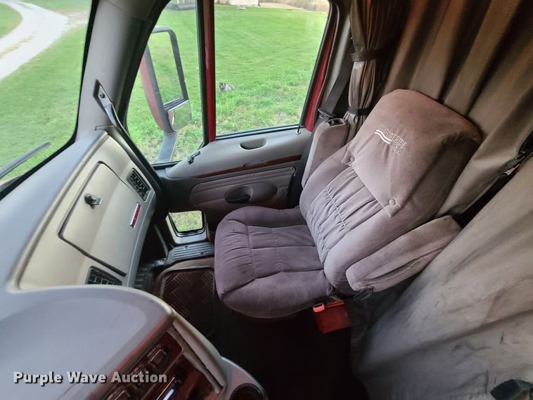 image for item DY9978 2005 Kenworth T2000  semi truck