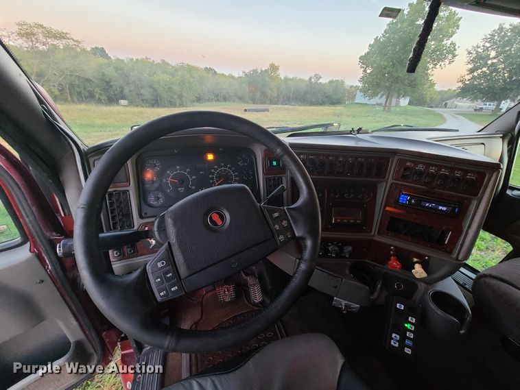 image for item DY9978 2005 Kenworth T2000  semi truck