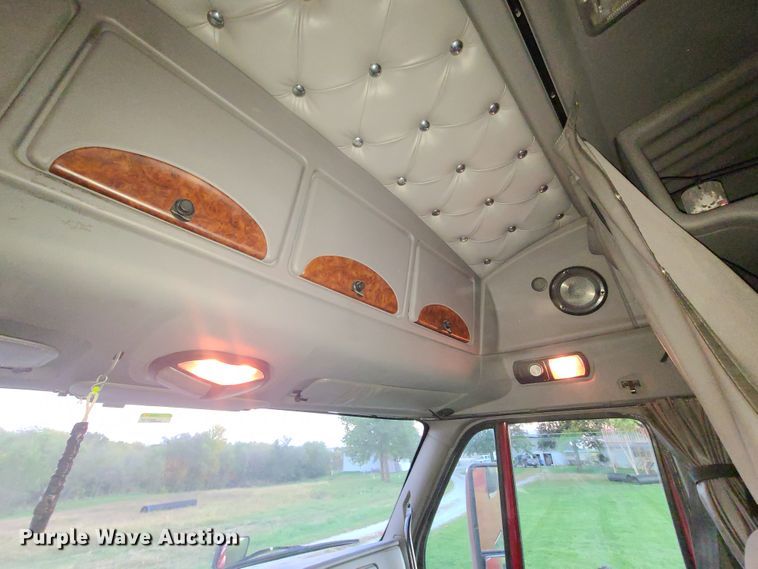 image for item DY9978 2005 Kenworth T2000  semi truck