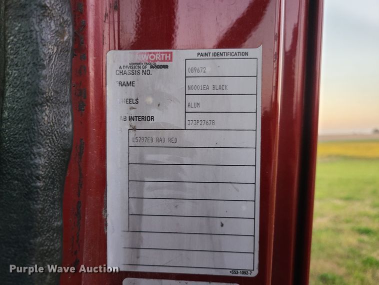 image for item DY9978 2005 Kenworth T2000  semi truck