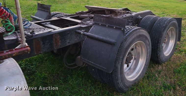 image for item DY9978 2005 Kenworth T2000  semi truck