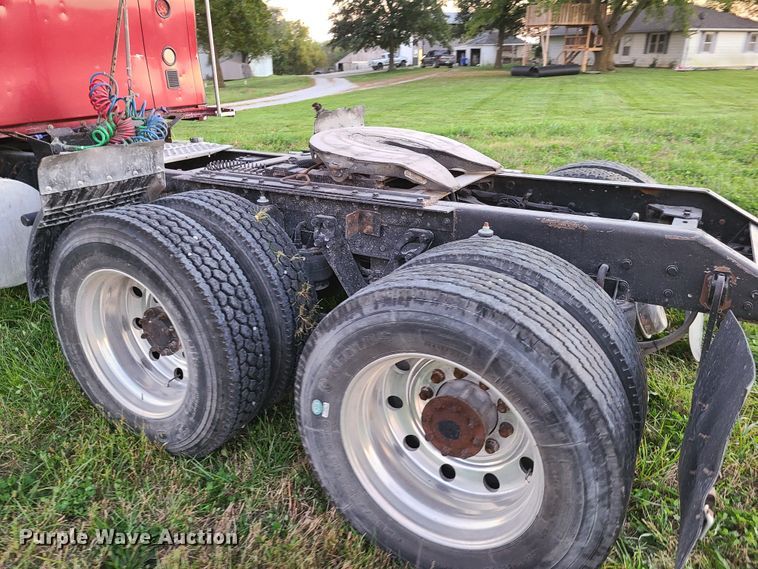 image for item DY9978 2005 Kenworth T2000  semi truck