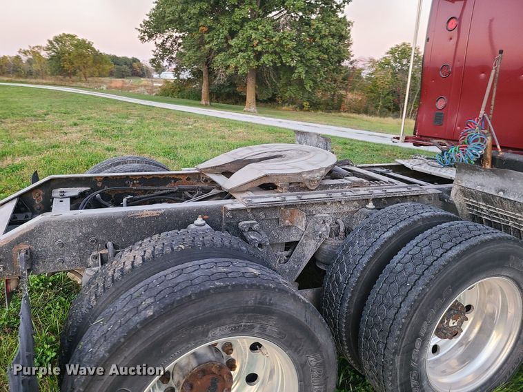 image for item DY9978 2005 Kenworth T2000  semi truck