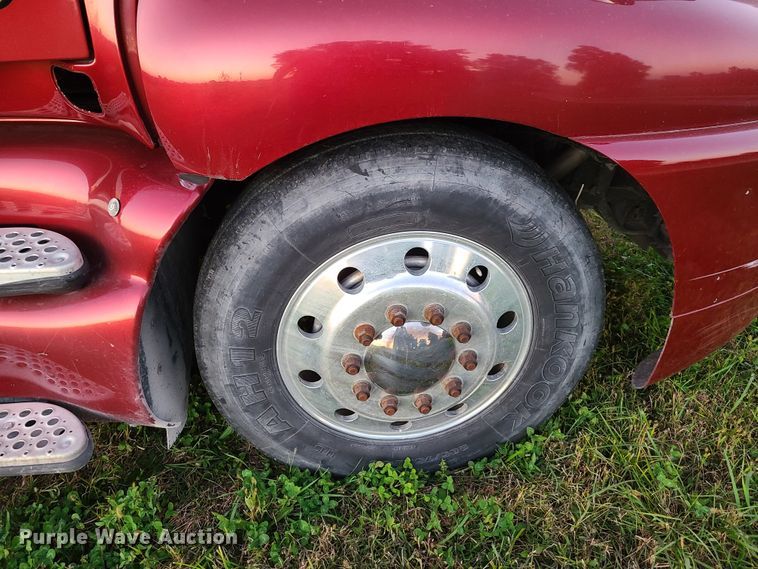 image for item DY9978 2005 Kenworth T2000  semi truck