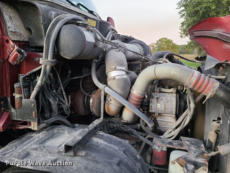 image for item DY9978 2005 Kenworth T2000  semi truck