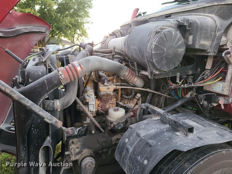 image for item DY9978 2005 Kenworth T2000  semi truck