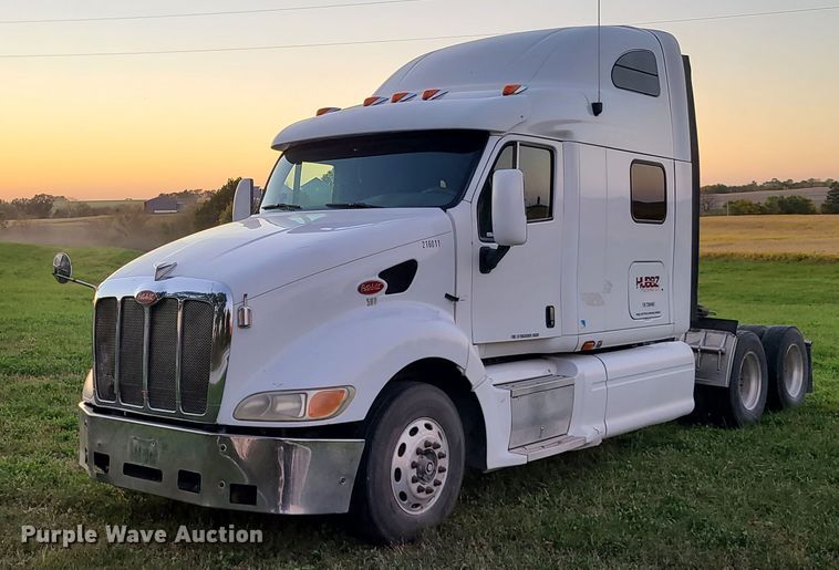 image for item GB9003 2007 Peterbilt 387  semi truck