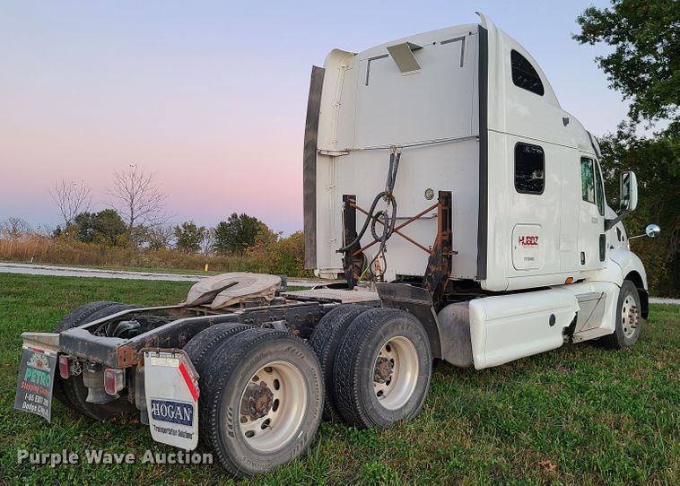 image for item GB9003 2007 Peterbilt 387  semi truck