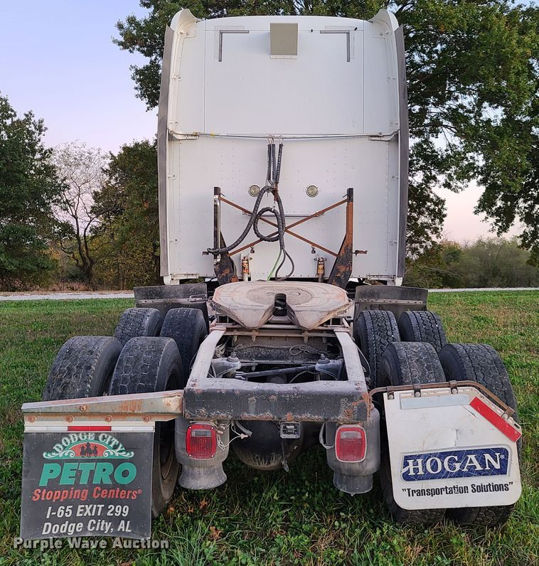 image for item GB9003 2007 Peterbilt 387  semi truck