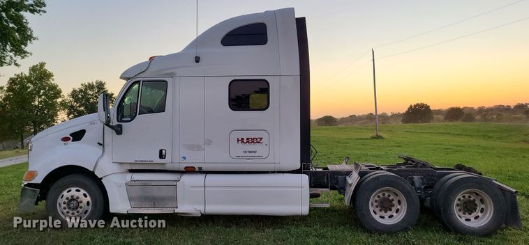 image for item GB9003 2007 Peterbilt 387  semi truck