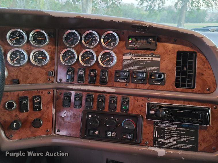 image for item GB9003 2007 Peterbilt 387  semi truck