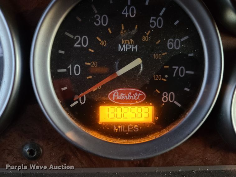 image for item GB9003 2007 Peterbilt 387  semi truck