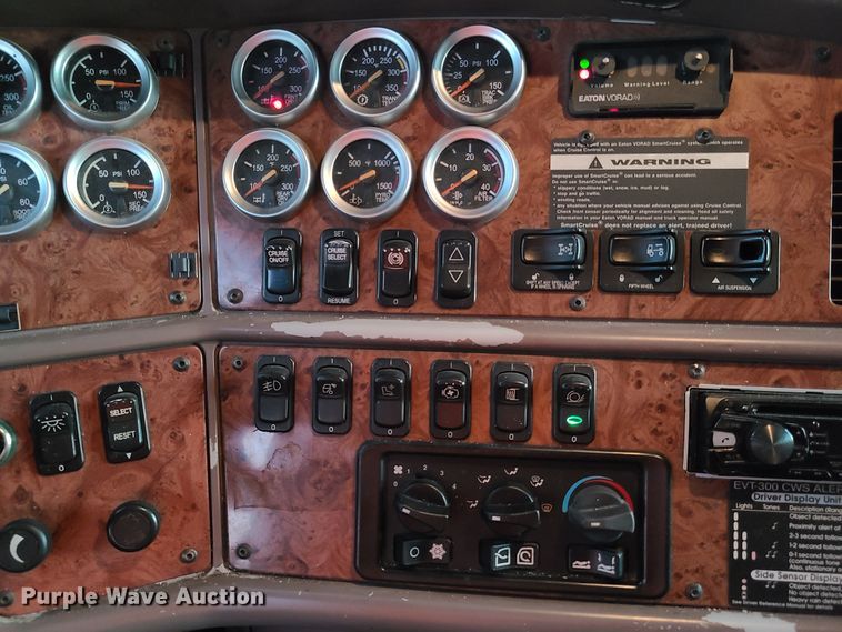 image for item GB9003 2007 Peterbilt 387  semi truck