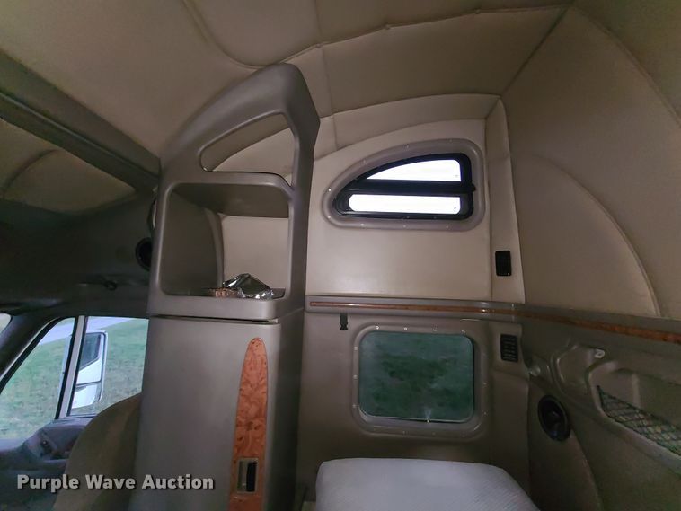 image for item GB9003 2007 Peterbilt 387  semi truck