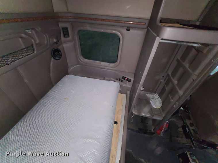 image for item GB9003 2007 Peterbilt 387  semi truck