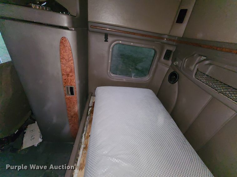 image for item GB9003 2007 Peterbilt 387  semi truck