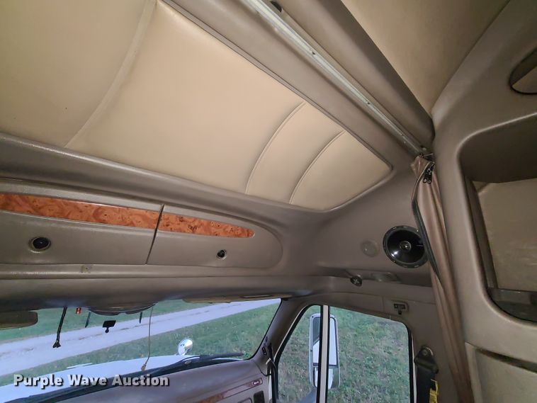 image for item GB9003 2007 Peterbilt 387  semi truck