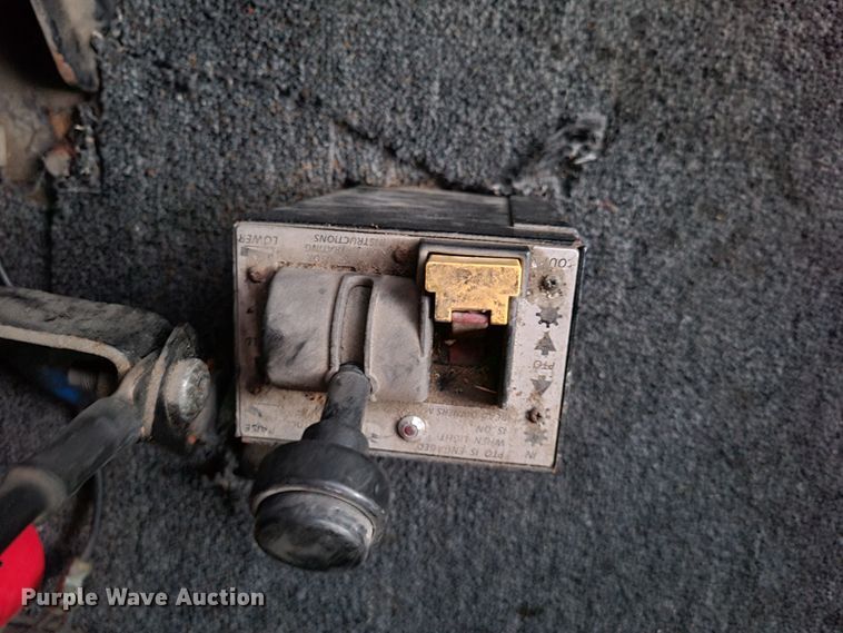 image for item GB9003 2007 Peterbilt 387  semi truck