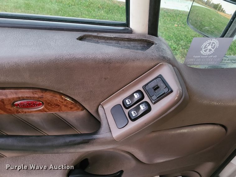 image for item GB9003 2007 Peterbilt 387  semi truck