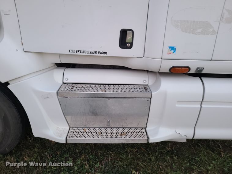 image for item GB9003 2007 Peterbilt 387  semi truck