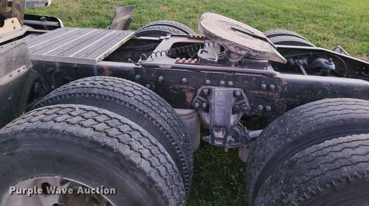 image for item GB9003 2007 Peterbilt 387  semi truck