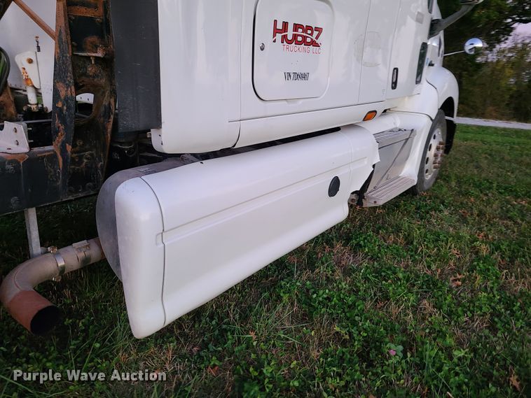 image for item GB9003 2007 Peterbilt 387  semi truck