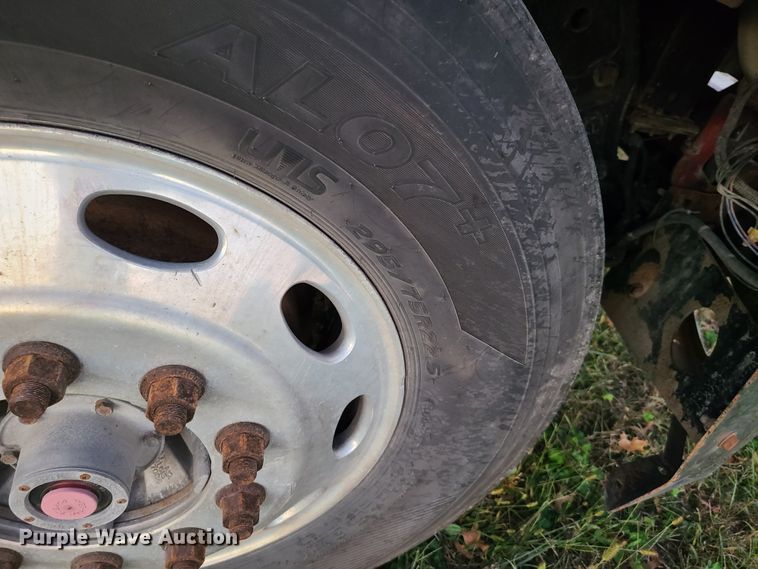 image for item GB9003 2007 Peterbilt 387  semi truck