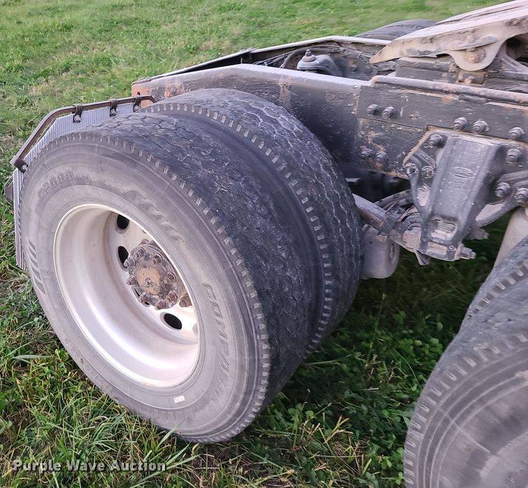 image for item GB9003 2007 Peterbilt 387  semi truck