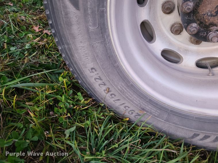 image for item GB9003 2007 Peterbilt 387  semi truck