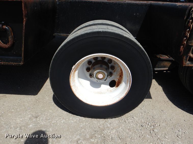 image for item GM9091 1981 Load Star oilfield trailer