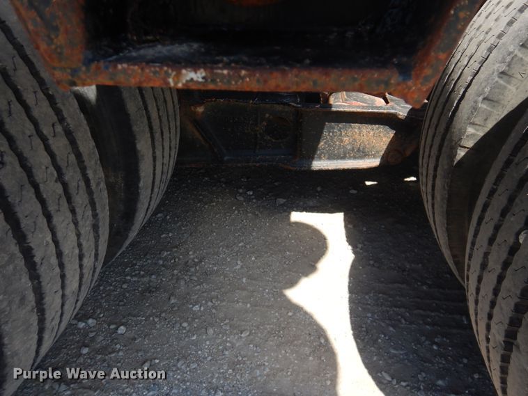 image for item GM9091 1981 Load Star oilfield trailer