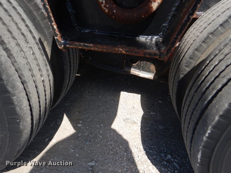 image for item GM9091 1981 Load Star oilfield trailer